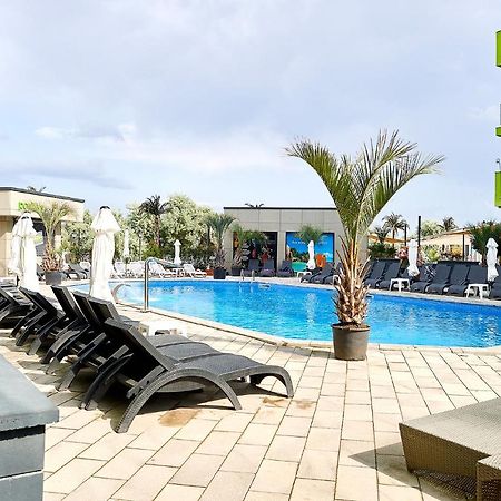 Serenity By The Sea Apartment Spa N Pool Alezzi Beach Resort Năvodari Exterior foto